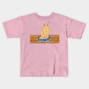 Funny cute cat riding on vacuum robot cleaner Kids T-Shirt